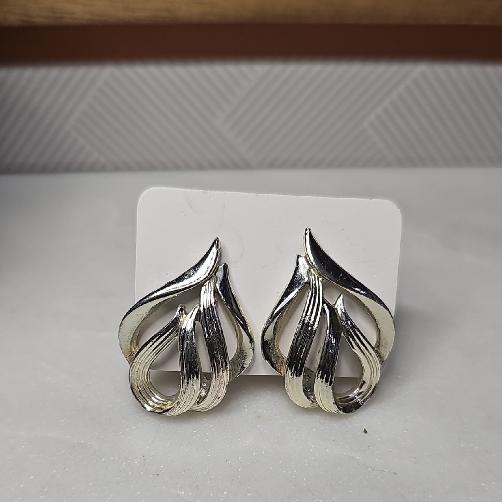 Coro Silver Teardrop Clip Earrings
